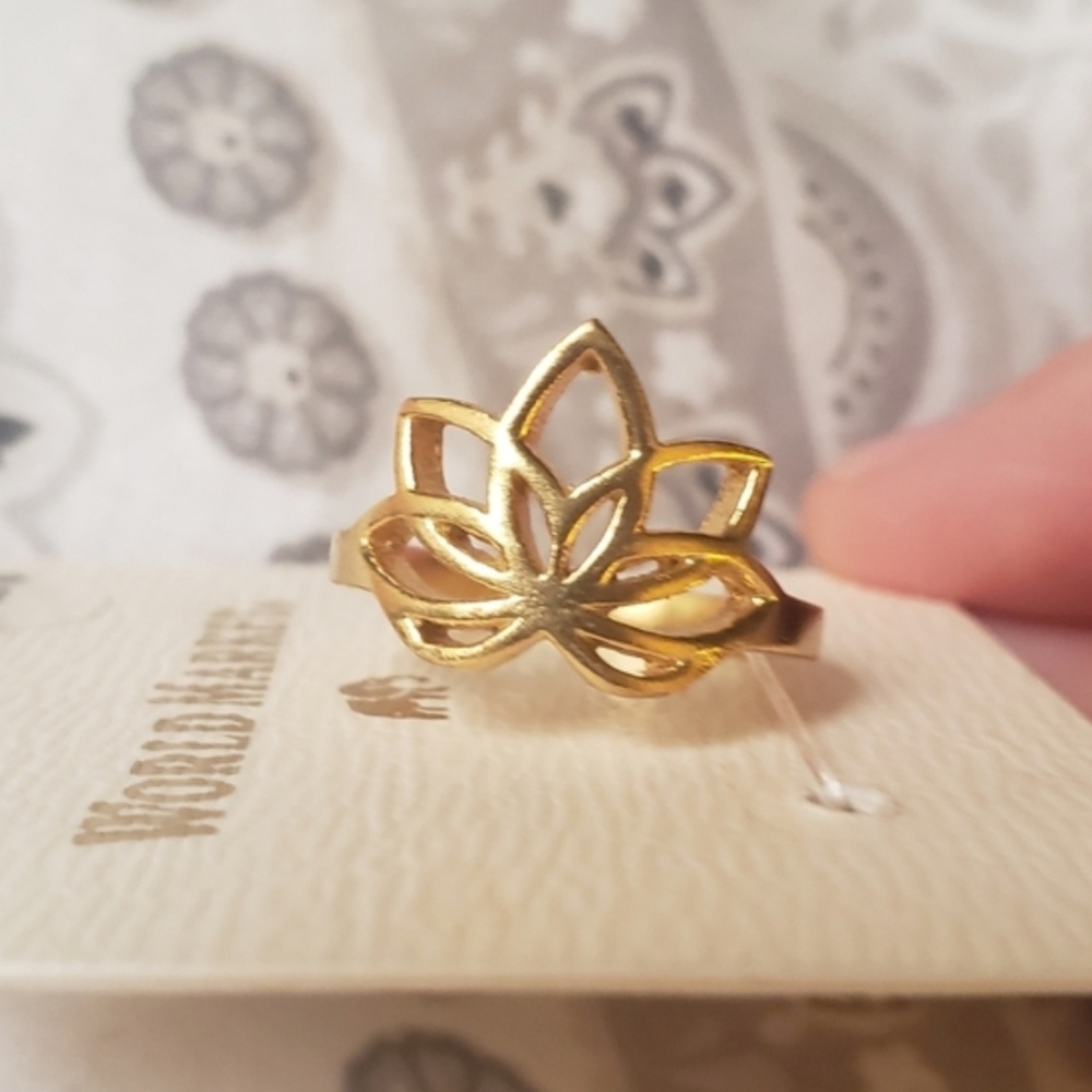 World Market Lotus Flower Ring Size 6 Boho Fairy Eastern Nature Gold Tone Metal
